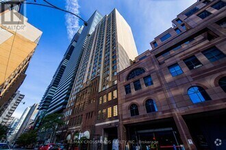 Building Photo - 25-2125 Grenville St