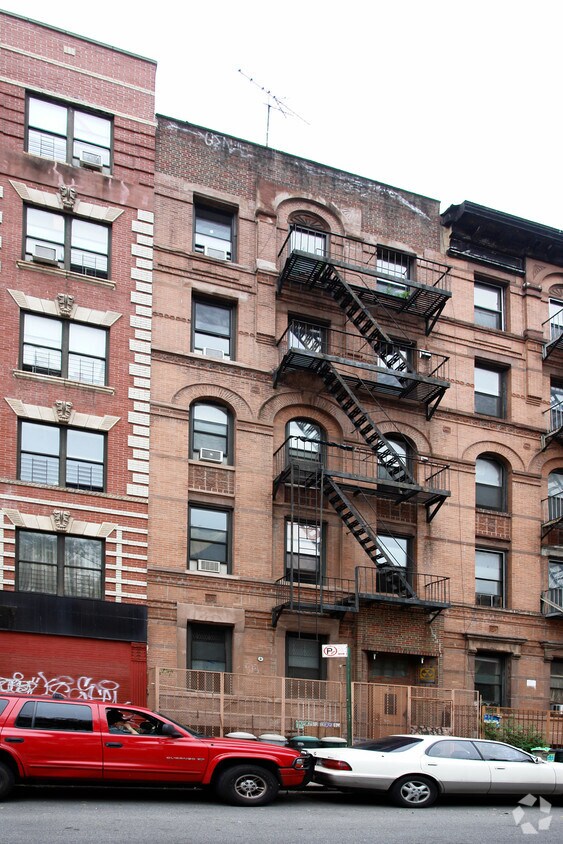Foto del edificio - 211 Henry St