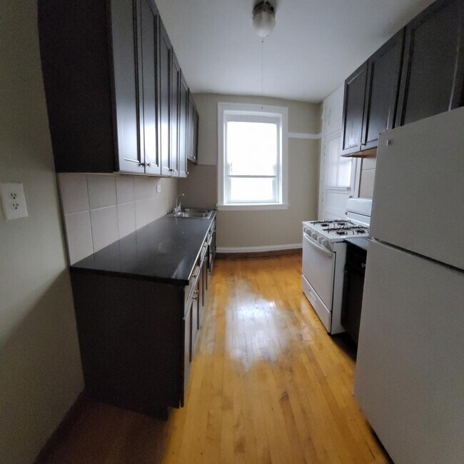 Foto del edificio - 6441 N Richmond St
