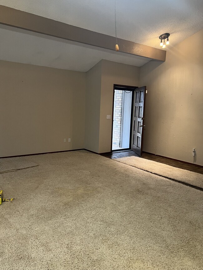 Foto del edificio - 12509 Clarence Ct