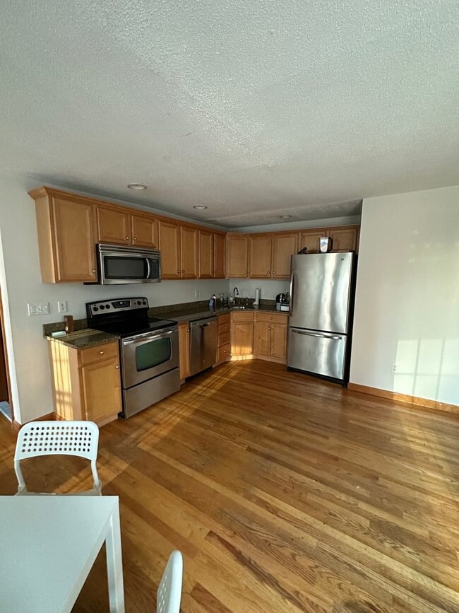 Photo - No Brokers fee! Stunning 2-bedroom, 1-bath... Apartment