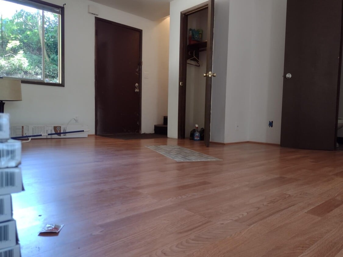 Foto principal - 1041 Vine Ave