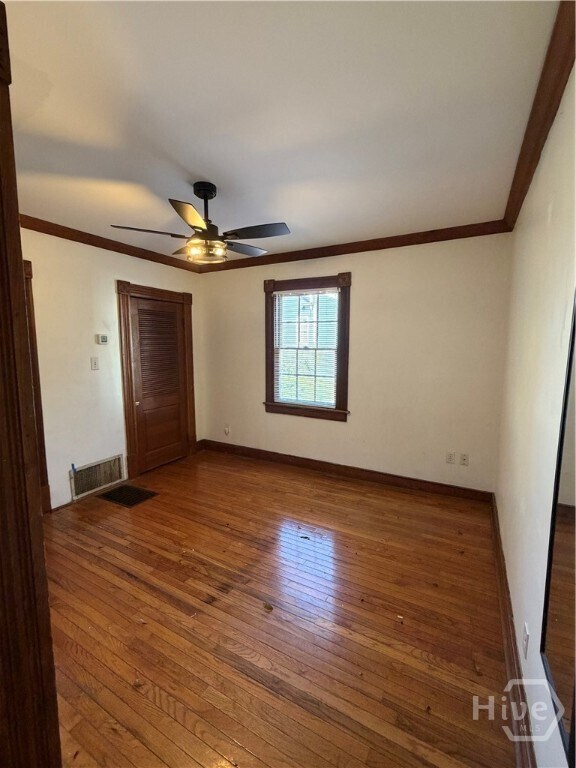 Foto del edificio - 228 E Henry St