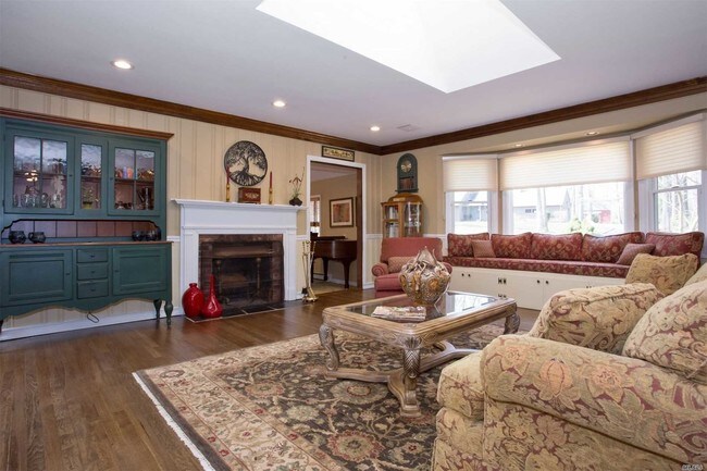 Building Photo - 10 Surry Hill Pl