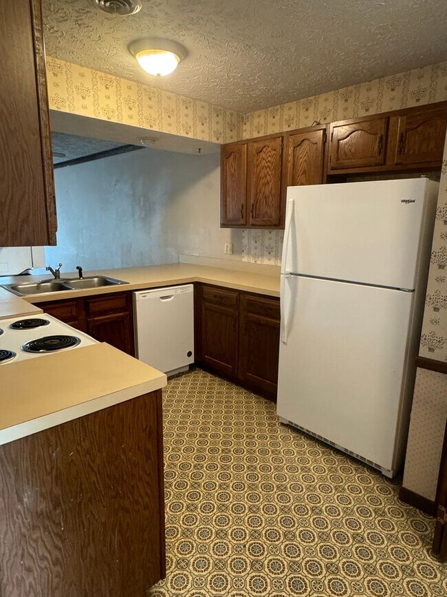 Building Photo - Knoxville 37931 - 2 bedroom home with fenc...