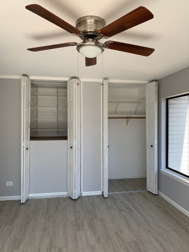Bedroom closet - 1321 Kingsbury Dr