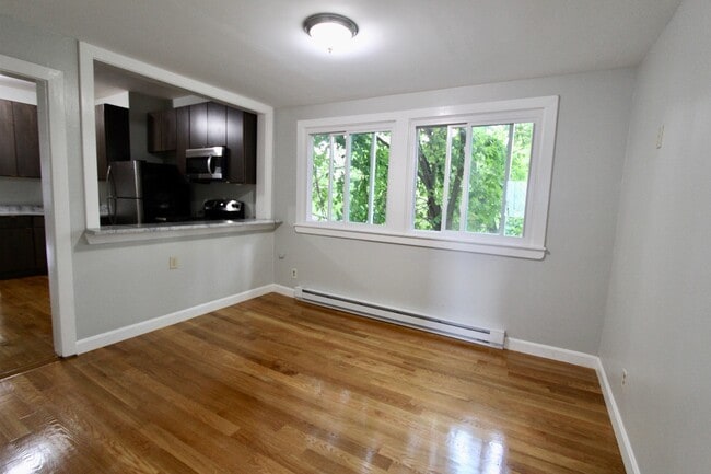 Foto del edificio - 94 E Cottage St