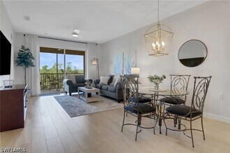 Building Photo - 3830 Sawgrass Way