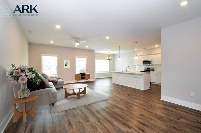 Building Photo - 21 Greyfield Dr