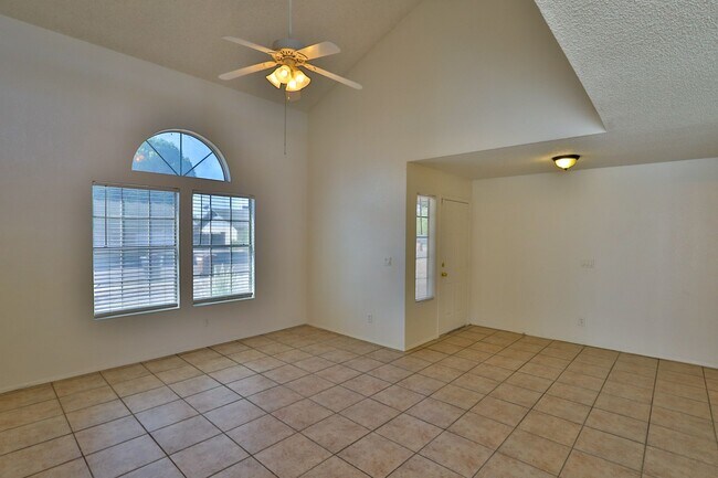 Building Photo - 8008 W Wethersfield Rd