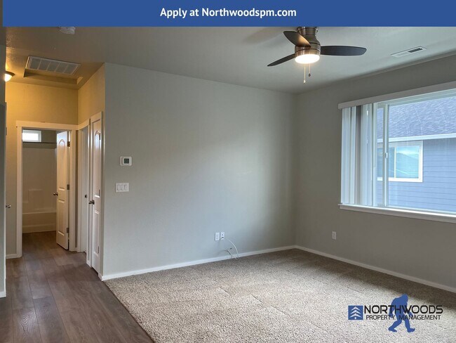 Building Photo - Newer-Very Nice 2 Bedroom 1 Bath Upstairs Apartment****HALF OFF FIRST FULL MONTHS RENT******Pet F...
