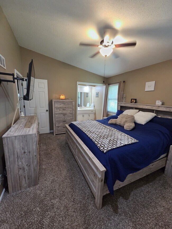 Foto del edificio - 18706 E 28 St S, Independence, MO 64057