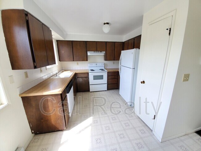 Foto del edificio - 1216 N Marcus Rd