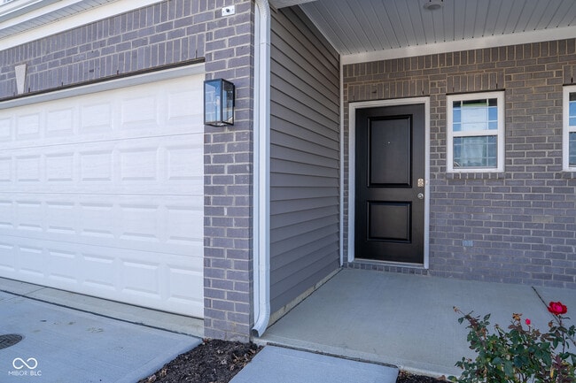 Building Photo - 6275 Wasco Dr