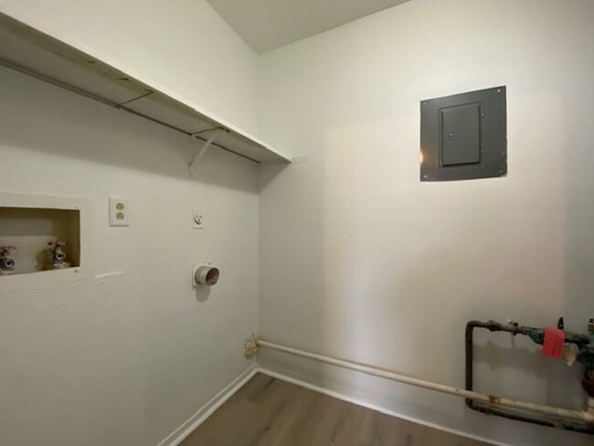 Foto del edificio - 6972-6996-6996 Joseph Dr