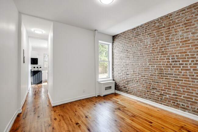 Building Photo - 409 14th St