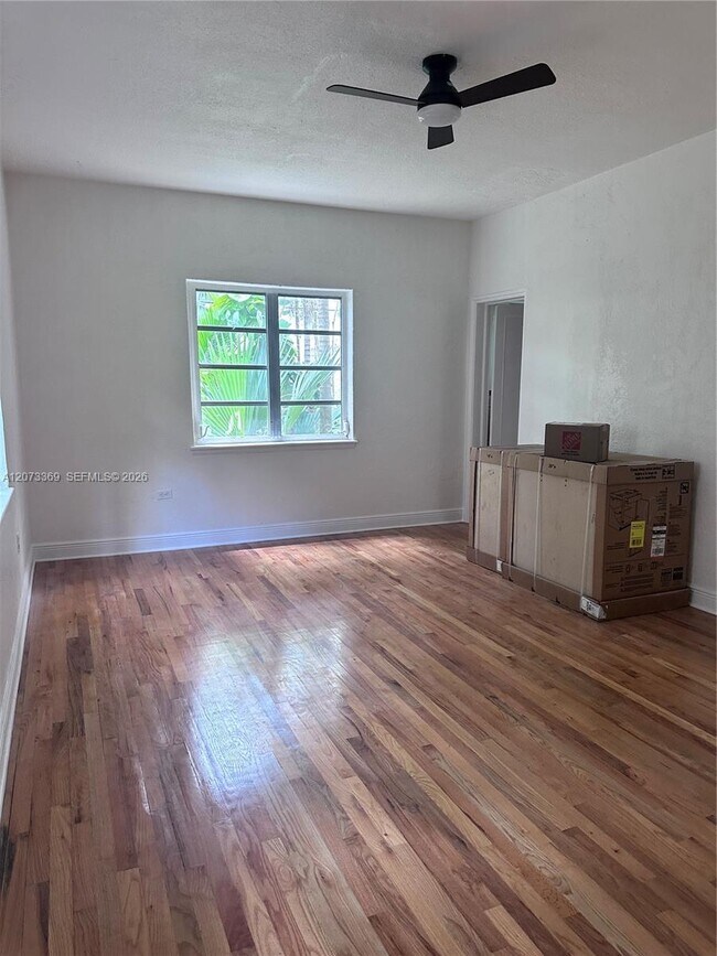 Foto del edificio - 1560 Jefferson Ave
