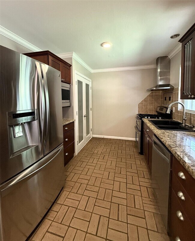 Building Photo - 9646 Meadowglen Ln