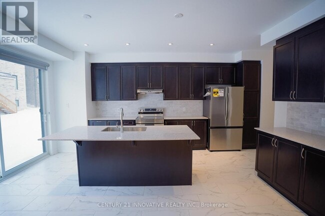 Building Photo - 1350 Glamorgan Mnr