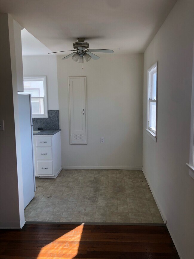 Building Photo - 1246 Tamarind Ave