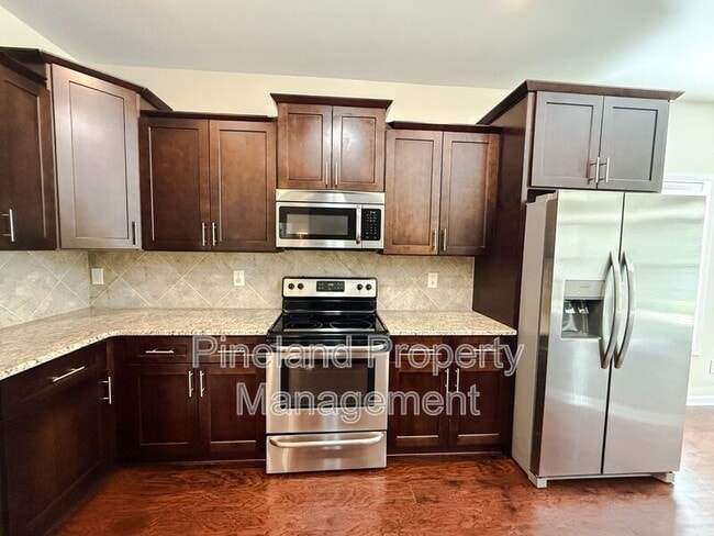 Building Photo - 728 Roanake Drive