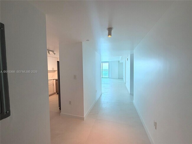 Foto del edificio - 2101 Brickell Ave