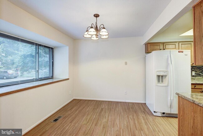 Building Photo - 1502 Farsta Ct