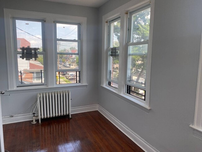 Foto del edificio - 1170 E 43rd St