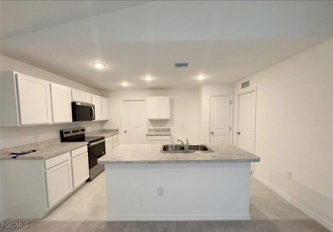 Foto del edificio - 4606 Dora Ave S
