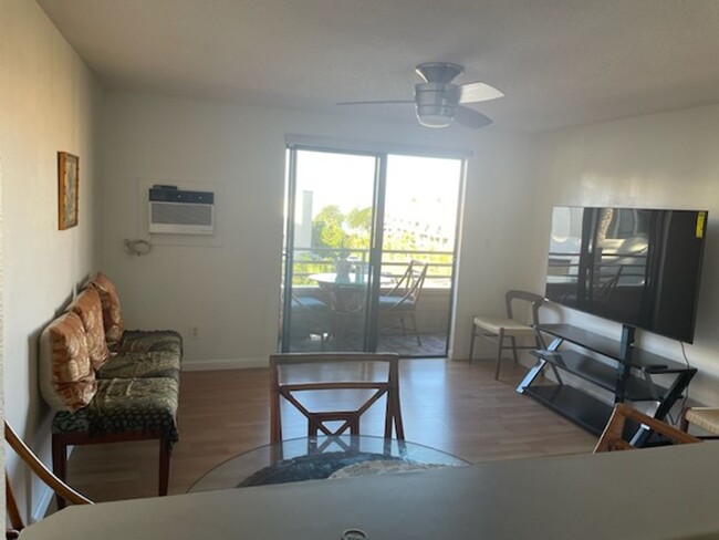 Building Photo - Furnished Kihei Shores 2 Bed/2 Bath -Pool,...