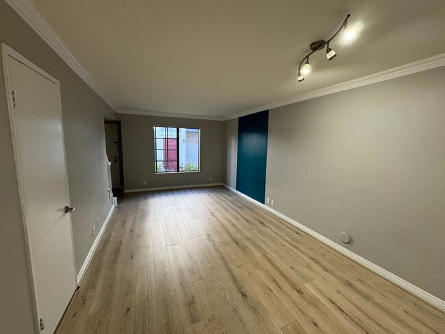 Foto del edificio - 45 Harkness Ave