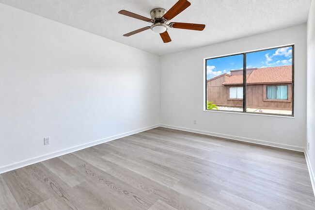 Building Photo - 5348 Bosque Ln