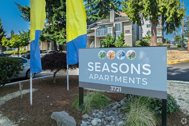 Building Photo - Seasons