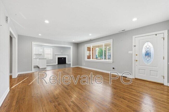 Foto del edificio - 8410 Yolanda Rd