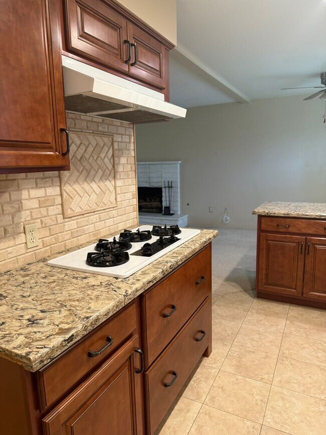 Foto del edificio - 2520 Oakwood Dr