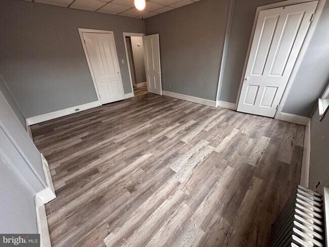 Building Photo - 128 3rd Ave