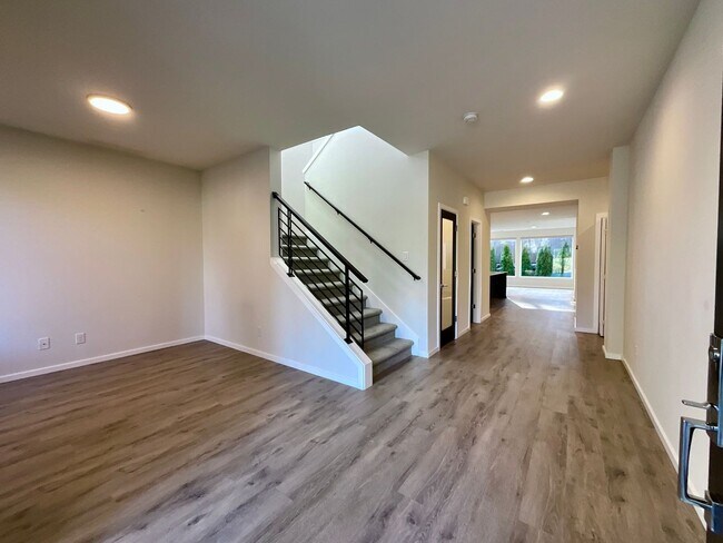 Building Photo - Stunning 4-Bedroom Home in Maple Valley