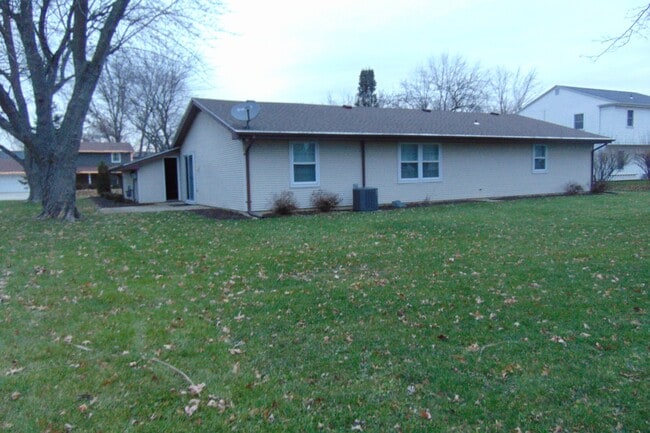 Patio accessible from FR & Gar. - 1016 Candlewood Way