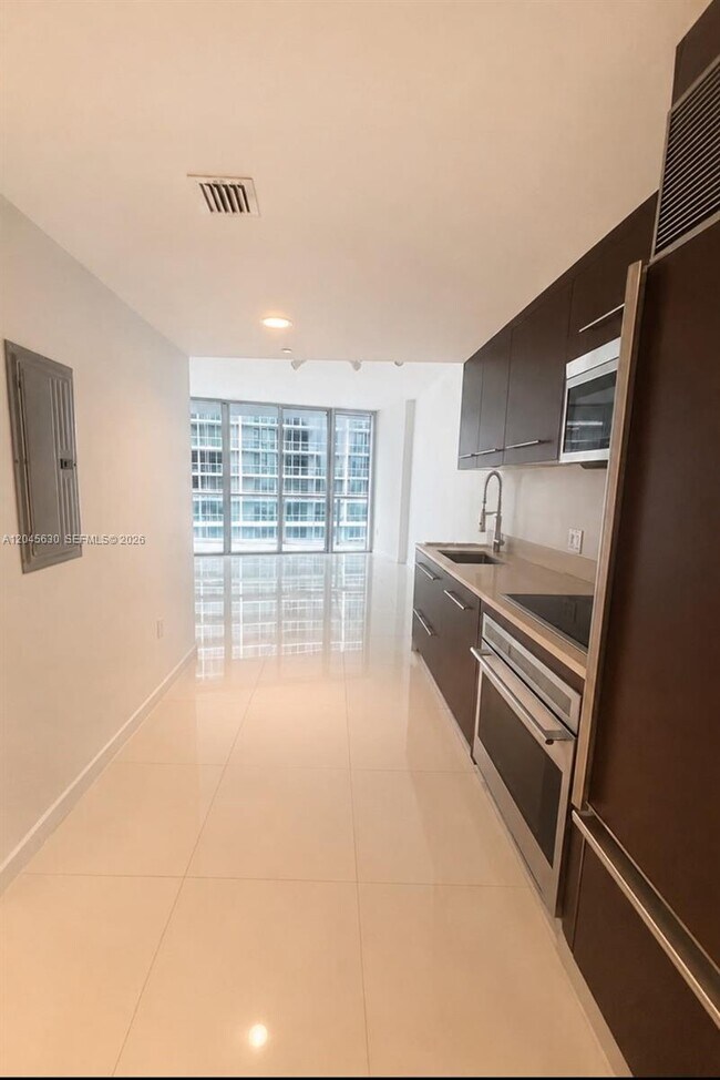 Foto del edificio - 495 Brickell Ave
