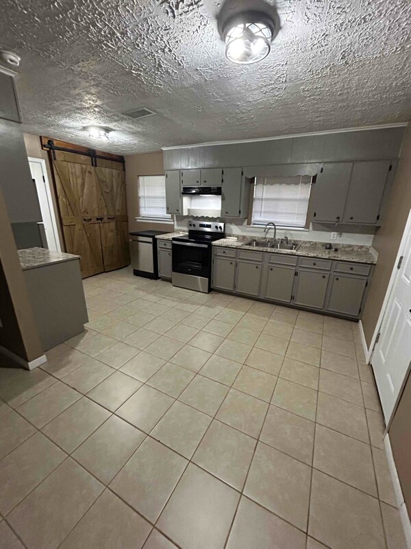 Foto principal - 160 Merlin St