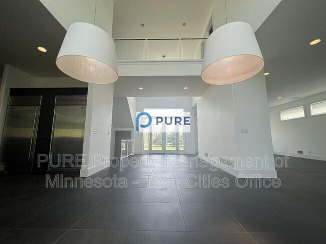 Building Photo - 8731 Alverno Ave W