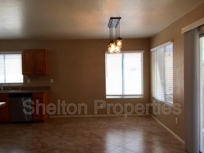 Foto del edificio - 14787 W Columbine Dr