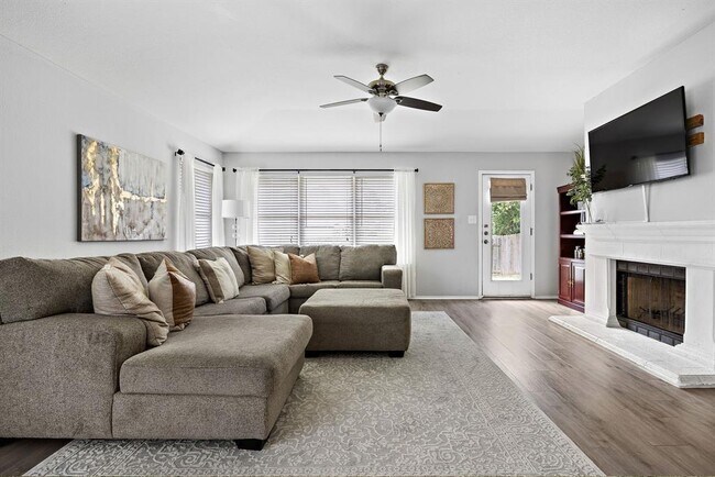 Foto del edificio - 1202 Highland Dr