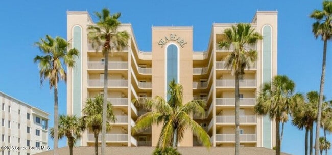 Building Photo - 1575 N Hwy A1A