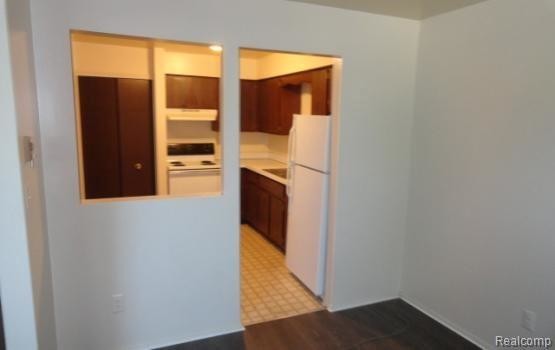 Building Photo - 221 Summit Ridge Dr