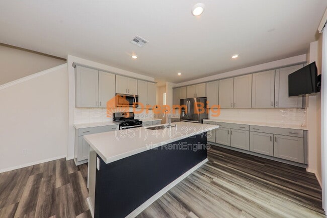 Foto del edificio - 24712 Hudson St