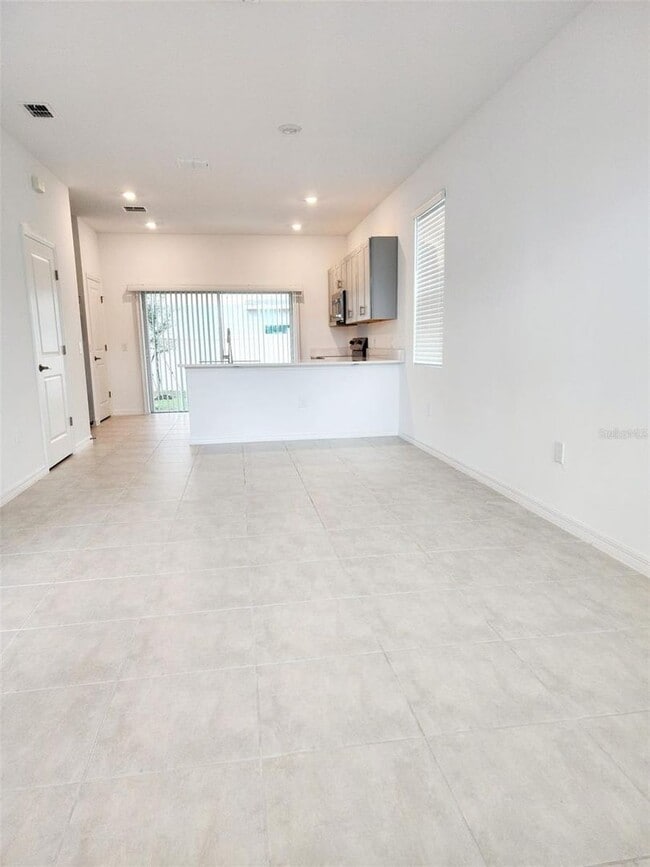 Foto del edificio - 2 Bedroom Townhome For Rent in Westview Kissimmee