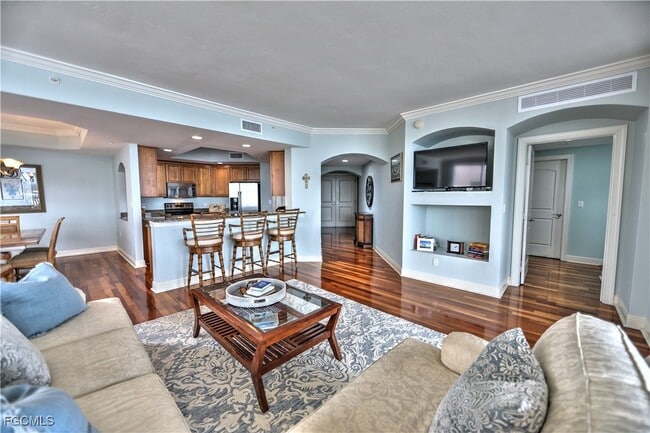 Building Photo - 2104 W First St