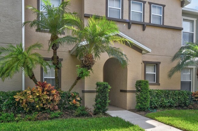 Building Photo - Nice Townhouse in Vero Beach with 1 Car Ga...