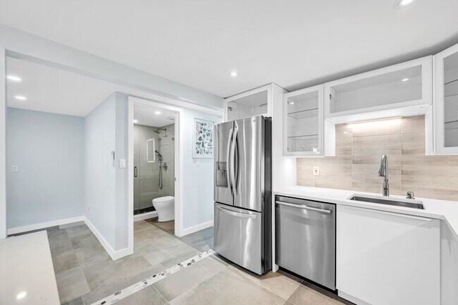 Foto del edificio - 828 NE 17th Way